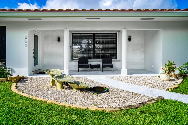 1250 SE 10TH Street, Deerfield Beach, FL 33441