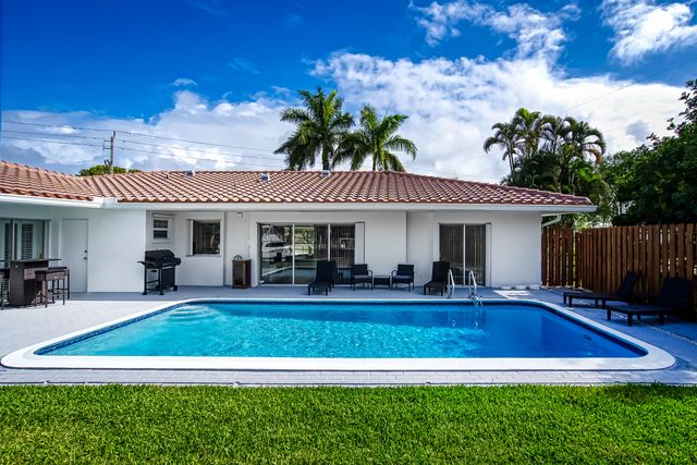 1250 SE 10TH Street, Deerfield Beach, FL 33441