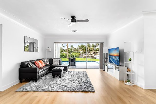 1250 SE 10TH Street, Deerfield Beach, FL 33441