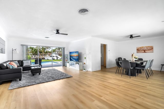 1250 SE 10TH Street, Deerfield Beach, FL 33441