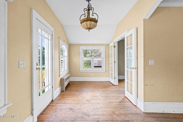 14 Rapp Road, Albany, NY 12205