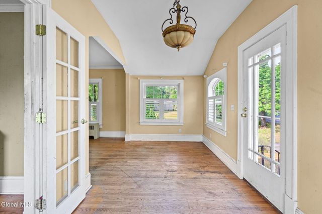 14 Rapp Road, Albany, NY 12205