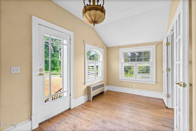 14 Rapp Road, Albany, NY 12205