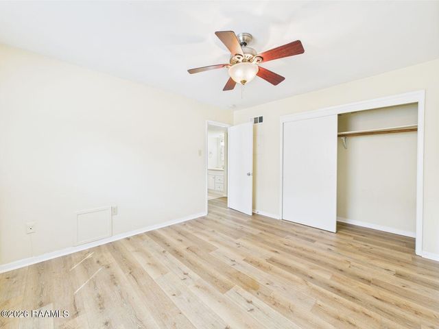 201 S South College Road 212, Lafayette, LA 70503