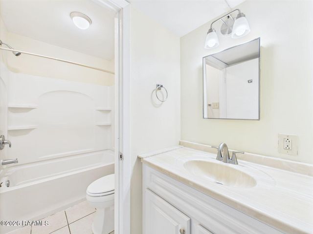 201 S South College Road 212, Lafayette, LA 70503
