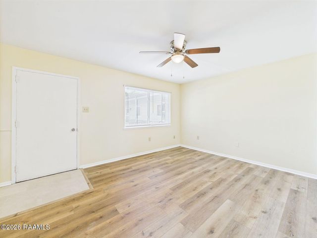 201 S South College Road 212, Lafayette, LA 70503