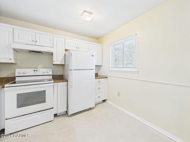 201 S South College Road 212, Lafayette, LA 70503