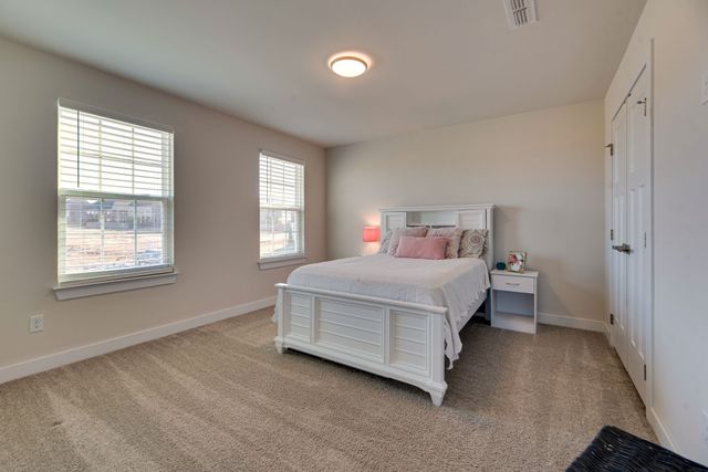 7001 Evinston Dr, Spring Hill, TN 37174