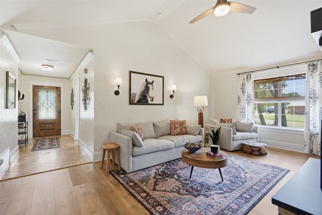986 Eagles Way, Springtown, TX 76082