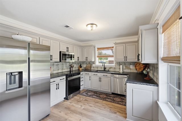 986 Eagles Way, Springtown, TX 76082