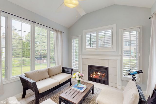 3432 Redwing Drive, Naperville, IL 60564