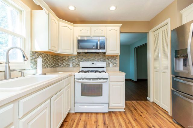 52399 Cavalier Court, South Bend, IN 46635