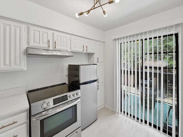 336 Melrose Drive 8A, Richardson, TX 75080
