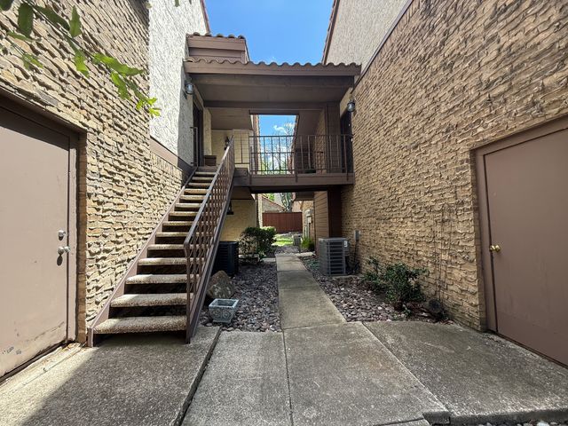 336 Melrose Drive 8A, Richardson, TX 75080