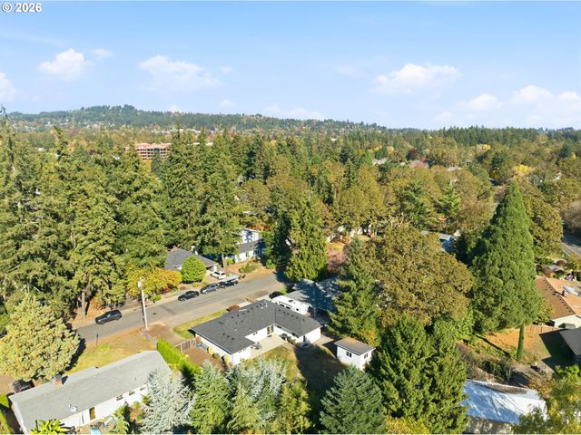 5840 Sw BURMA Rd, Lake Oswego, OR 97035