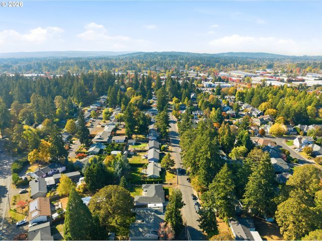 5840 Sw BURMA Rd, Lake Oswego, OR 97035