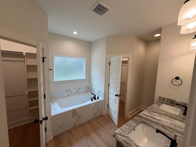 1 Woodhaven Ct., Jacksonville, AR 72076