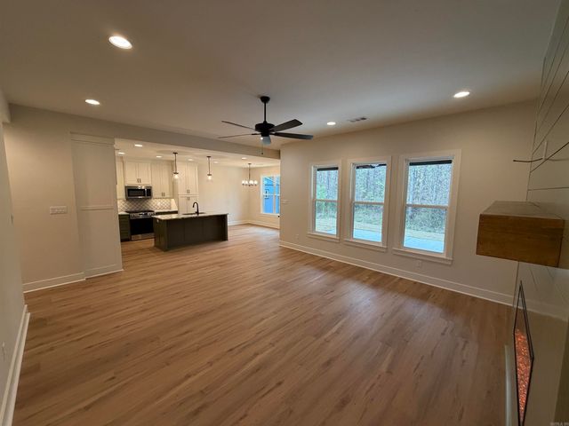 1 Woodhaven Ct., Jacksonville, AR 72076