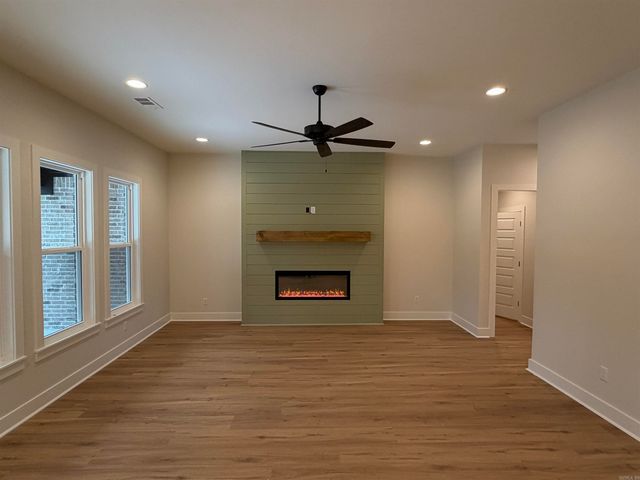 1 Woodhaven Ct., Jacksonville, AR 72076