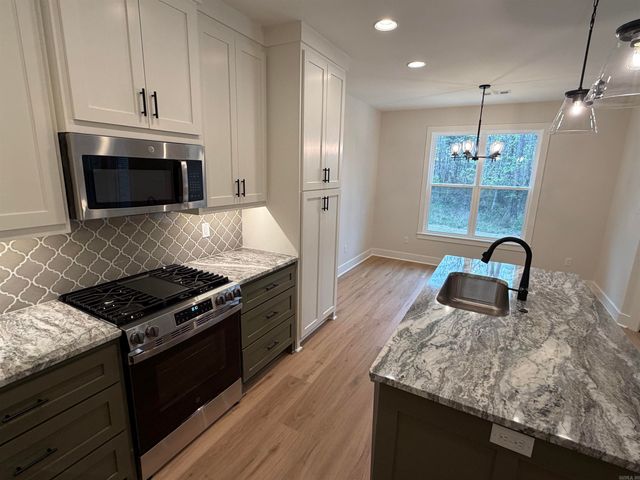 1 Woodhaven Ct., Jacksonville, AR 72076