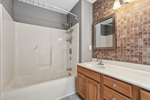 27 Judy Ln, East Longmeadow, MA 01028