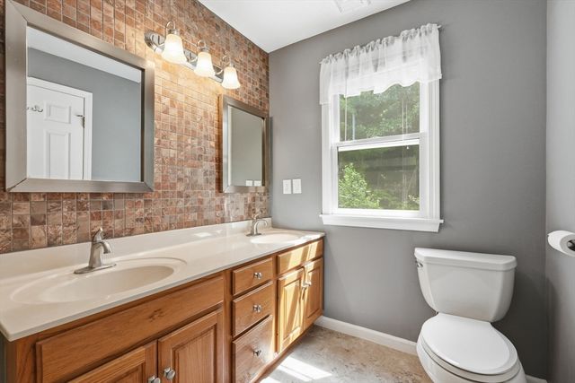 27 Judy Ln, East Longmeadow, MA 01028