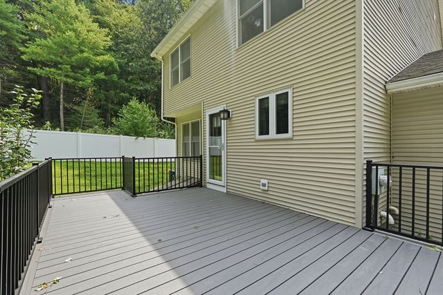 27 Judy Ln, East Longmeadow, MA 01028