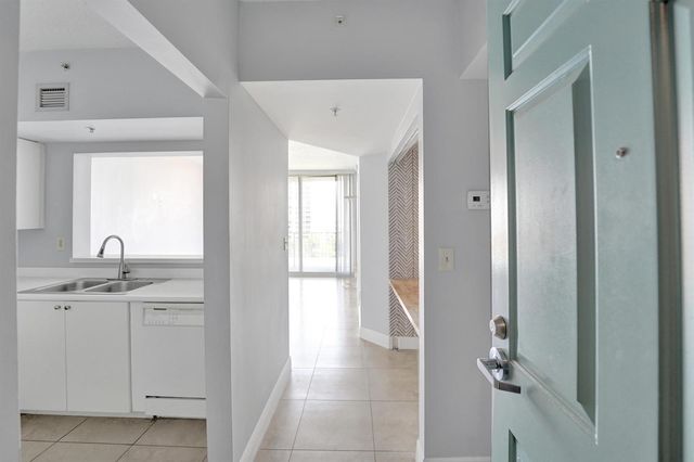 3020 NE 32nd Avenue 807, Fort Lauderdale, FL 33308