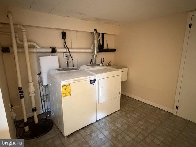 902 KINER AVE, Lebanon, PA 17042