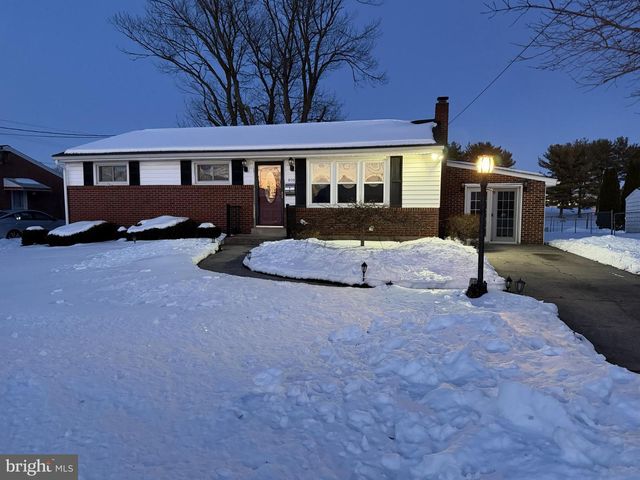 902 KINER AVE, Lebanon, PA 17042