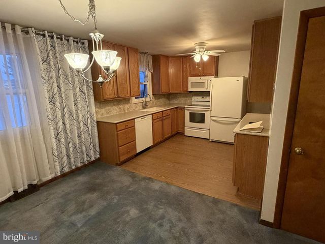 902 KINER AVE, Lebanon, PA 17042