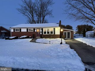 902 KINER AVE, Lebanon, PA 17042