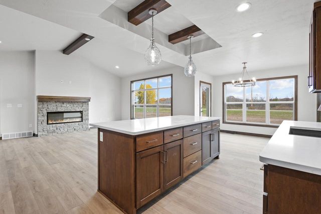 2998 CREEKWOOD DRIVE, Green Bay, WI 54311