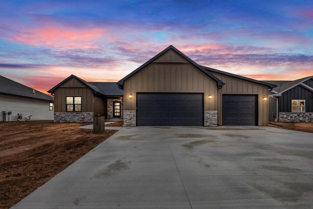 2998 CREEKWOOD DRIVE, Green Bay, WI 54311