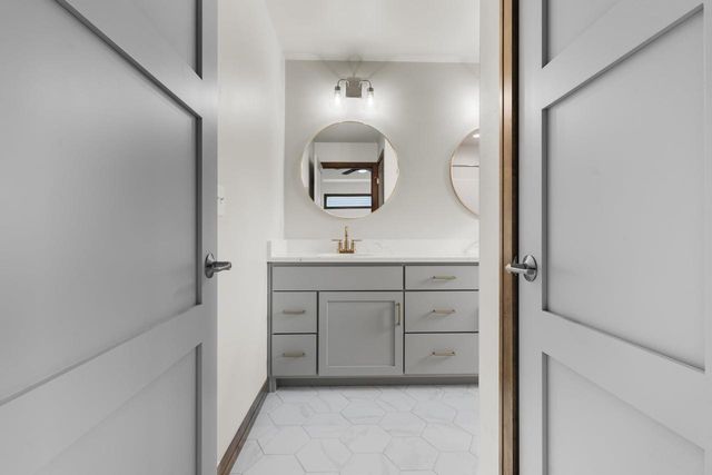 2998 CREEKWOOD DRIVE, Green Bay, WI 54311