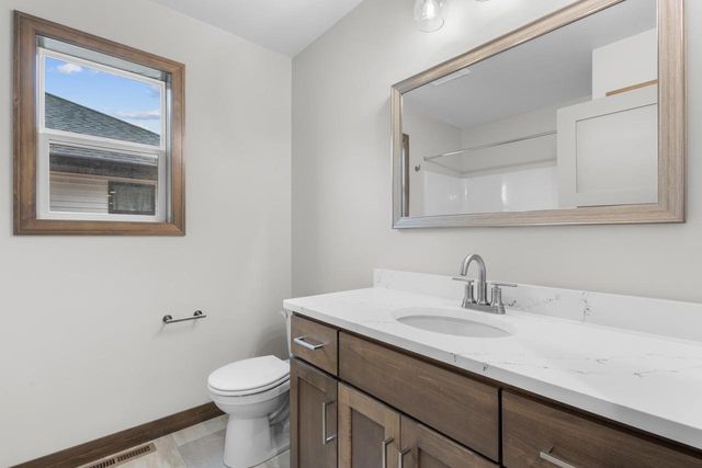 2998 CREEKWOOD DRIVE, Green Bay, WI 54311