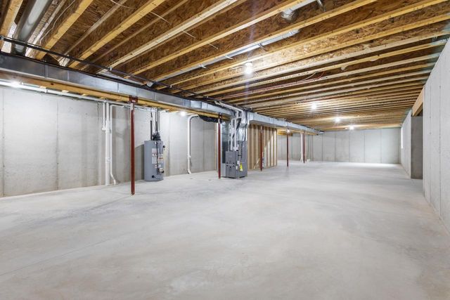 2998 CREEKWOOD DRIVE, Green Bay, WI 54311