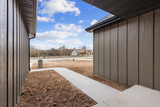 2998 CREEKWOOD DRIVE, Green Bay, WI 54311