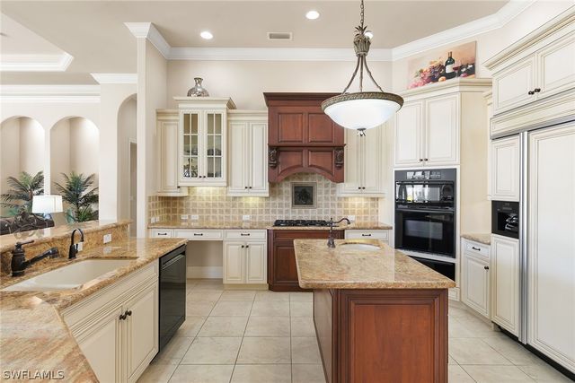 1590 Caxambas CT, Marco Island, FL 34145