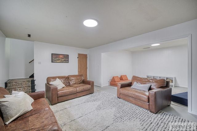 275 E 4th S, Rexburg, ID 83440