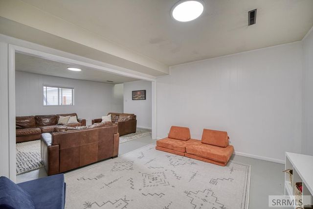 275 E 4th S, Rexburg, ID 83440