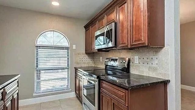 1904 Haymeadow, Carrollton, TX 75007