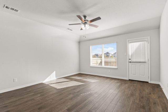 5045 Wellborn Road, Fort Worth, TX 76036