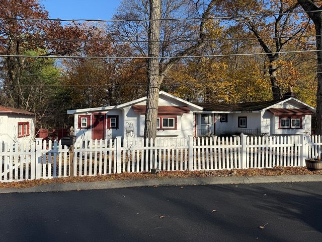 1 Sidney St, Wakefield, MA 01880