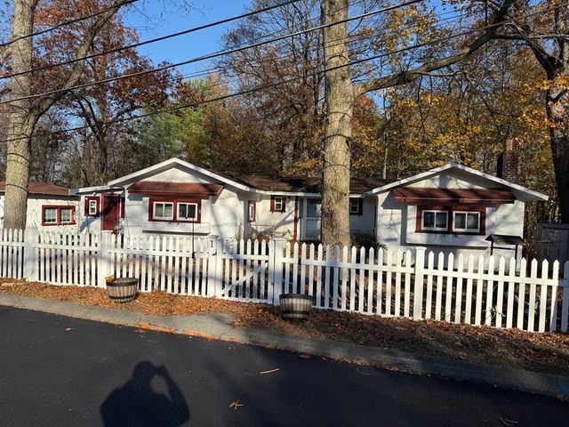 1 Sidney St, Wakefield, MA 01880