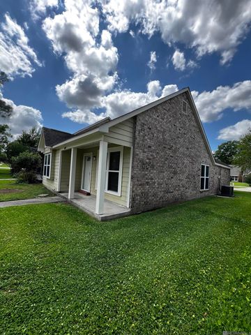 1741 Twisted Oak Ln, Baton Rouge, LA 70810