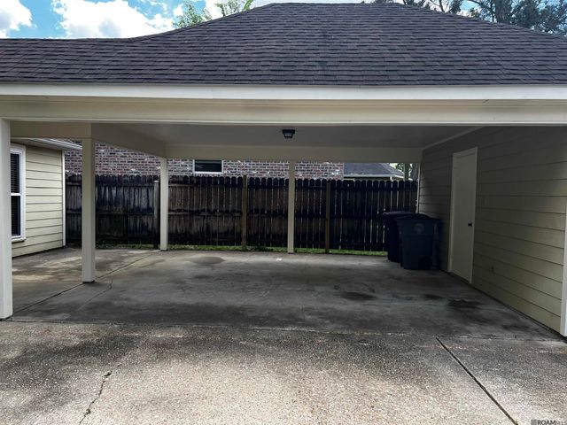 1741 Twisted Oak Ln, Baton Rouge, LA 70810