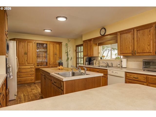 492 N LARCH Ave, Stayton, OR 97383
