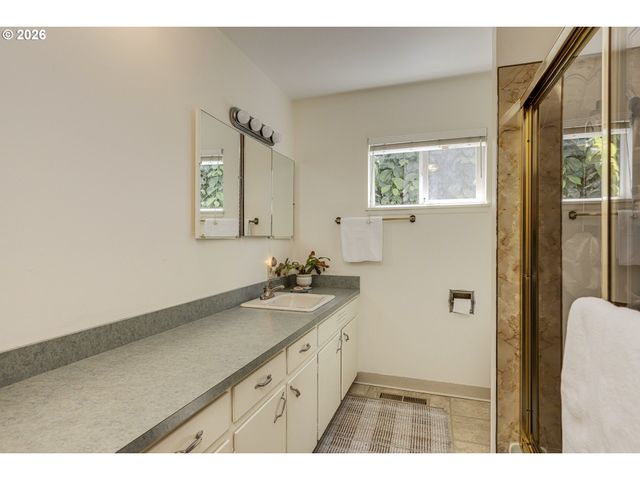 492 N LARCH Ave, Stayton, OR 97383