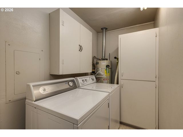 492 N LARCH Ave, Stayton, OR 97383